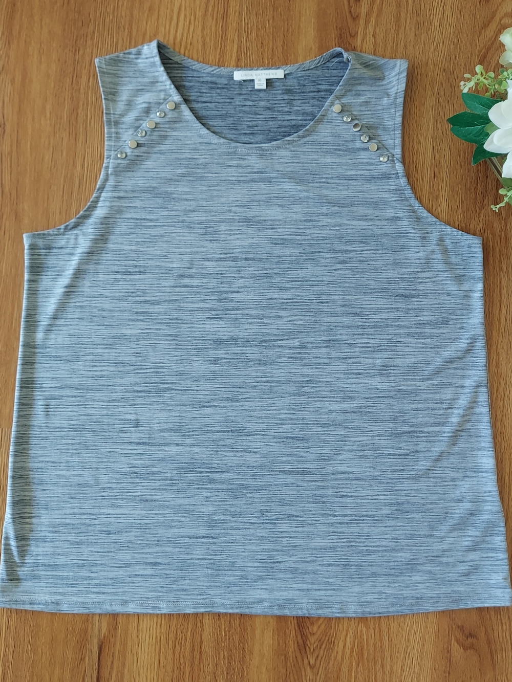 Linda Mattwes Light Gray Sleeveless Women's Tank Top size XL Classic cut
